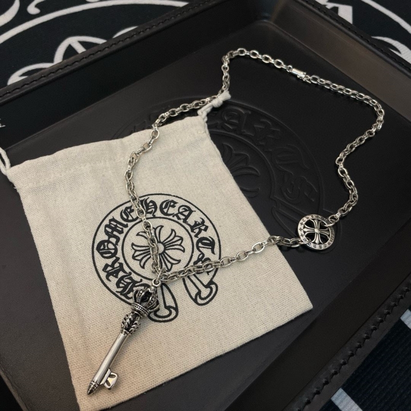 Ch*0me He**ts necklaces